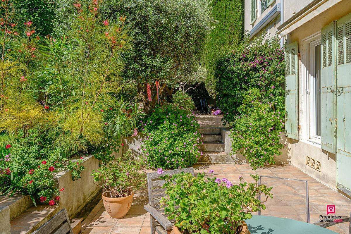 Appartement à MARSEILLE-6E