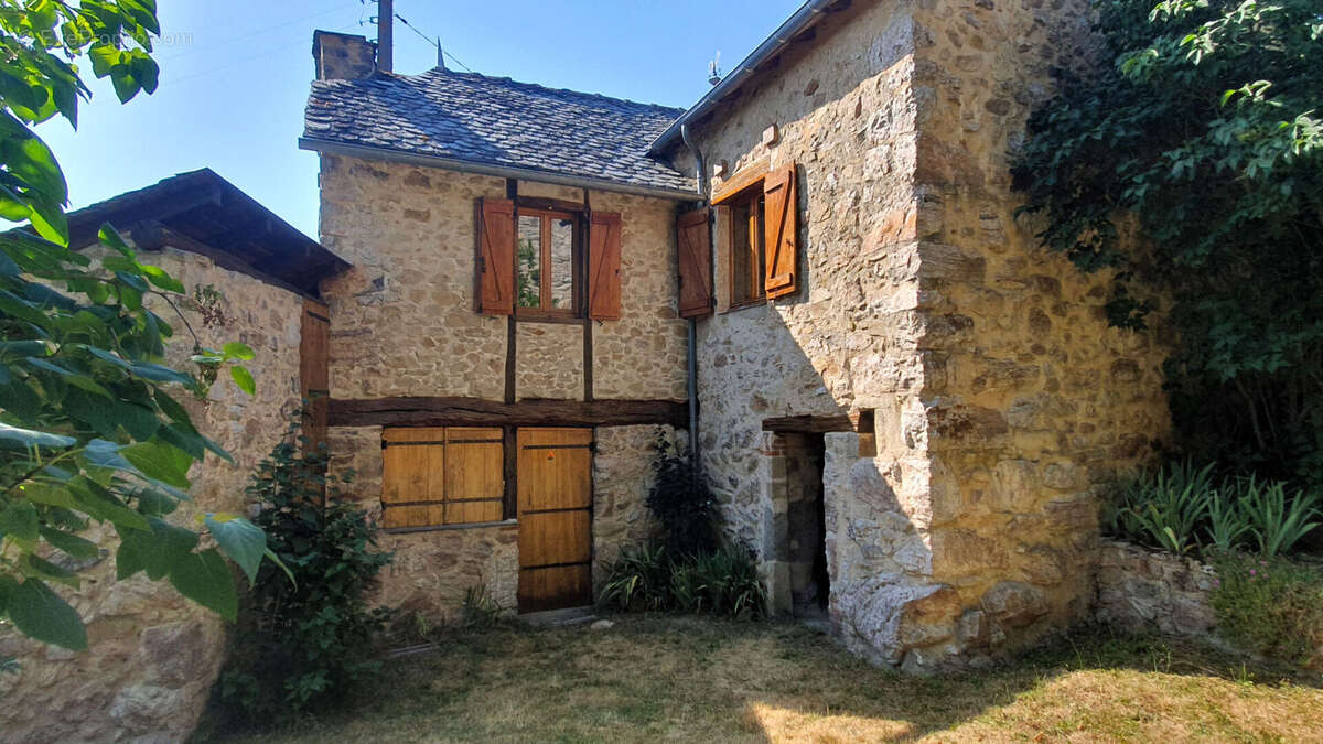 Ancien corps de ferme rénové.Cadre exceptionnel et authenticité préservée - photo 13