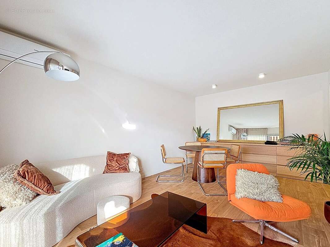 Appartement à LE CANNET