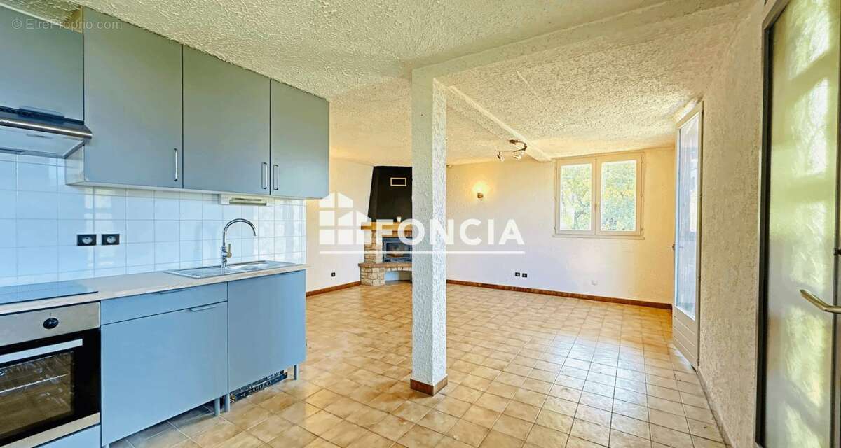 MAISON INDIVIDUELLE composée de trois appartements - photo 6