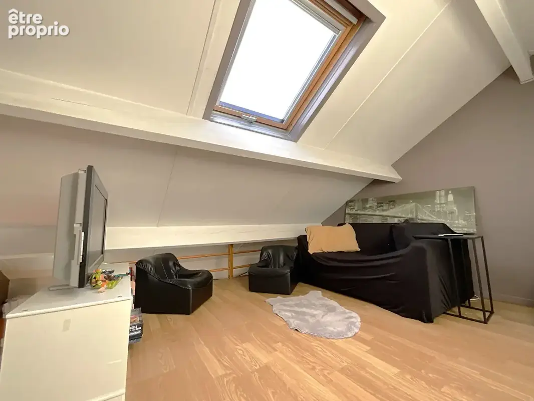 Maison Voisins Le Bretonneux 5 pièce(s) 102 m2 - photo 9