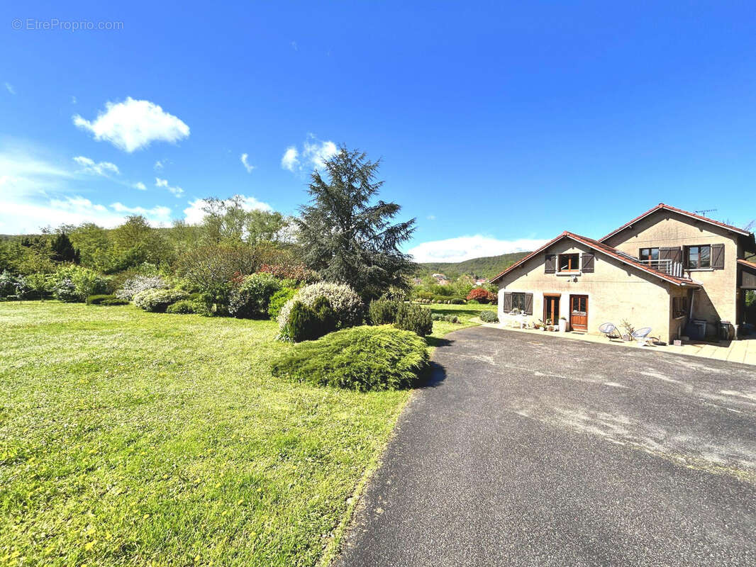 Maison à ARS-SUR-MOSELLE