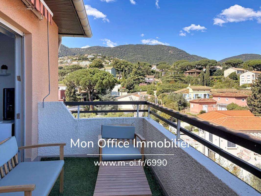 Référence : 6990-les. - studio cabine vue mer rénové à vendre à cavalaire sur mer - photo 3