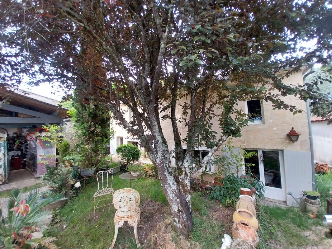 Maison à ESCOUSSANS