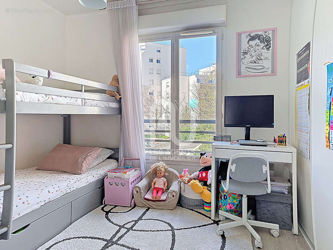 Appartement à ASNIERES-SUR-SEINE
