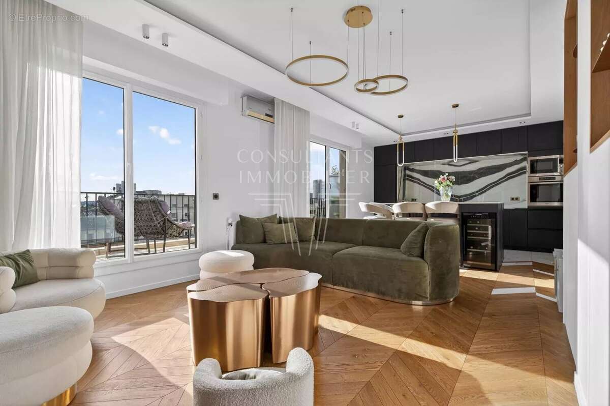 Appartement à NEUILLY-SUR-SEINE