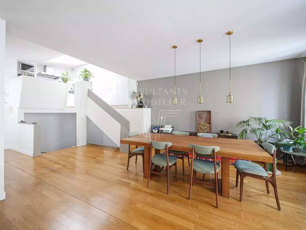 Appartement à PARIS-16E