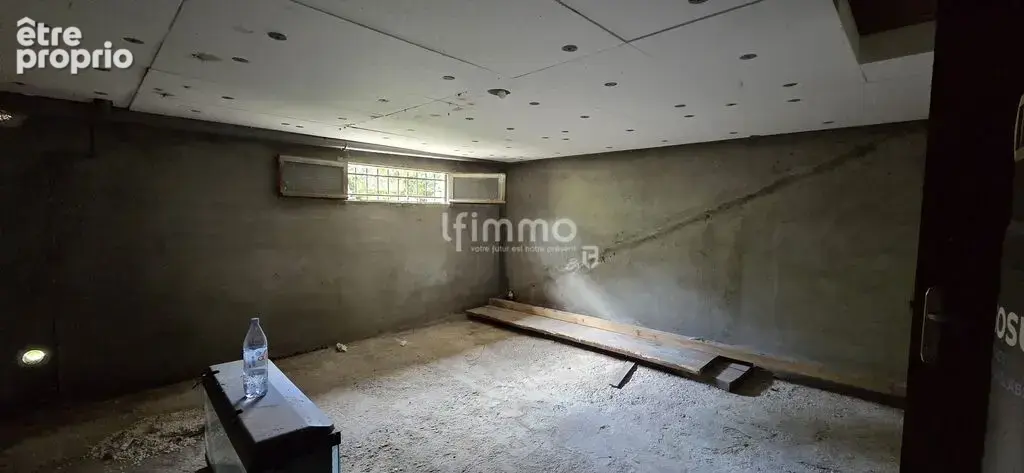 Maison avec extérieur et garage - photo 11