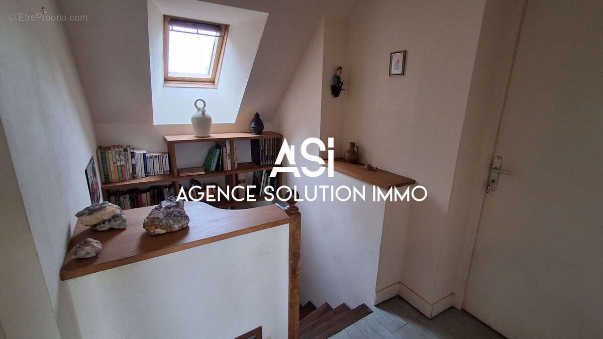 Maison de 135 m2 à la campagne sur un terrain de 15714 m2 - photo 11