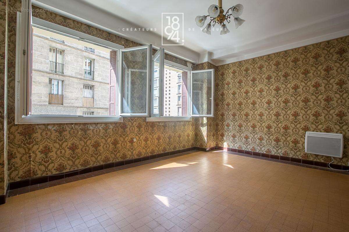Appartement à MARSEILLE-2E