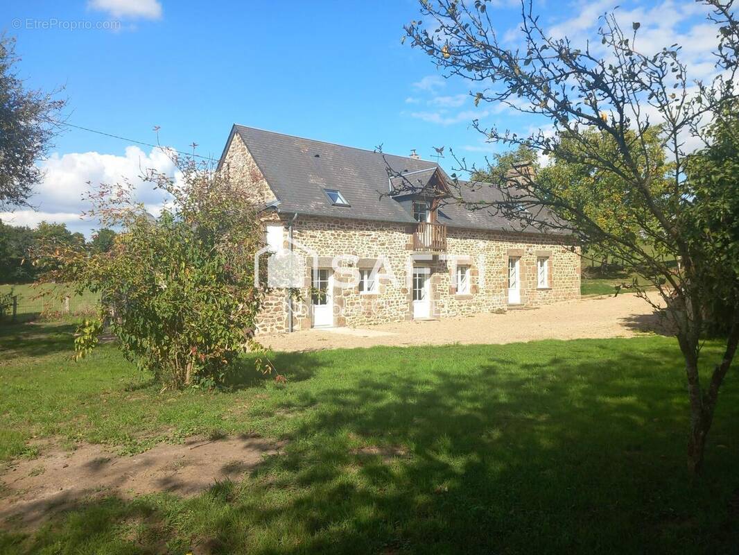 Photo 1 - Maison à AMBRIERES-LES-VALLEES