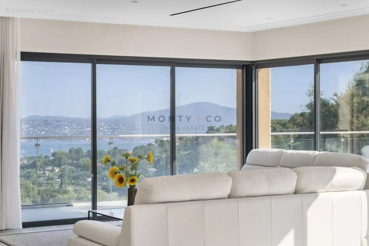 Villa contemporaine avec vue mer à vendre dans le domaine privé de Beauvallon Bartole, Grimaud - photo 3