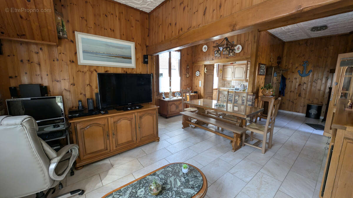 Maison indépendante au cœur du Crotoy avec jardin, terrasse et garage. - photo 2