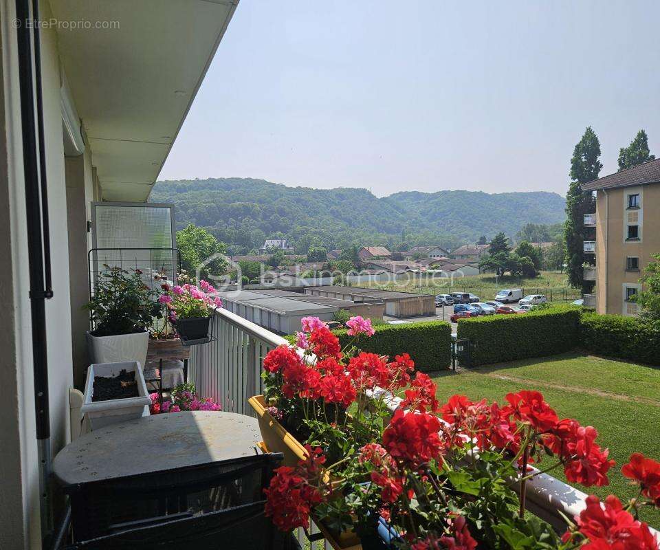 Appartement à LE PONT-DE-CLAIX