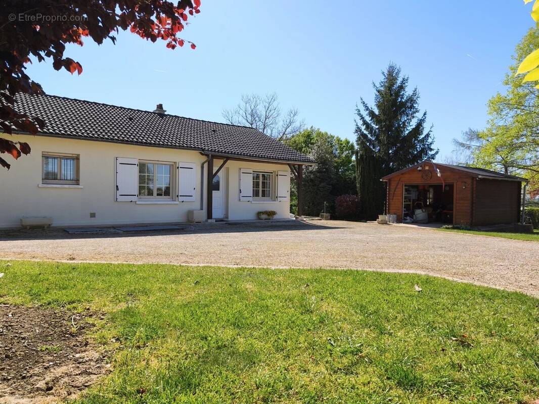 Maison à EXIREUIL