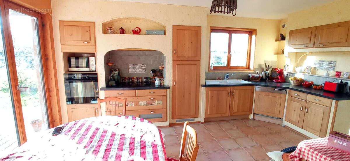 Maison à LIGNEROLLES