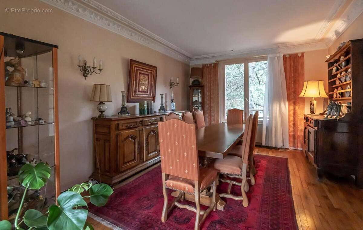 Maison à SAINT-MAUR-DES-FOSSES