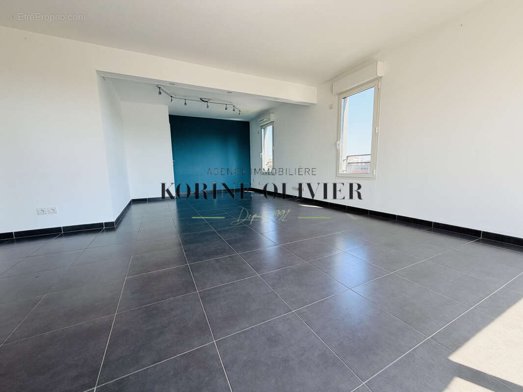 T4 dernier étage - Terrasse - Garage double - 106m2 - photo 3