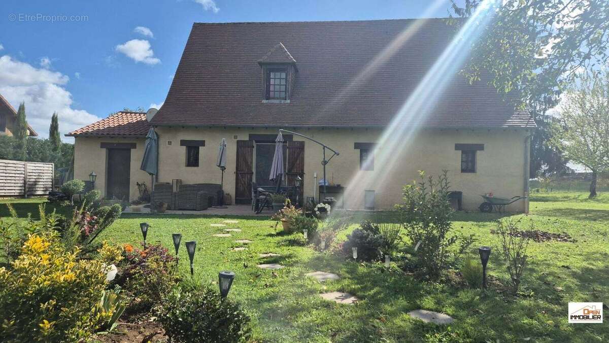 Maison à MEYRALS