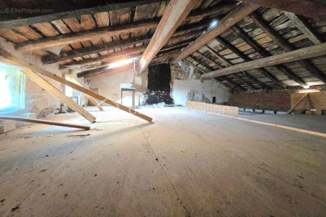 Maison de village avec fort potentiel idéale investisseur ou grande famille - photo 11