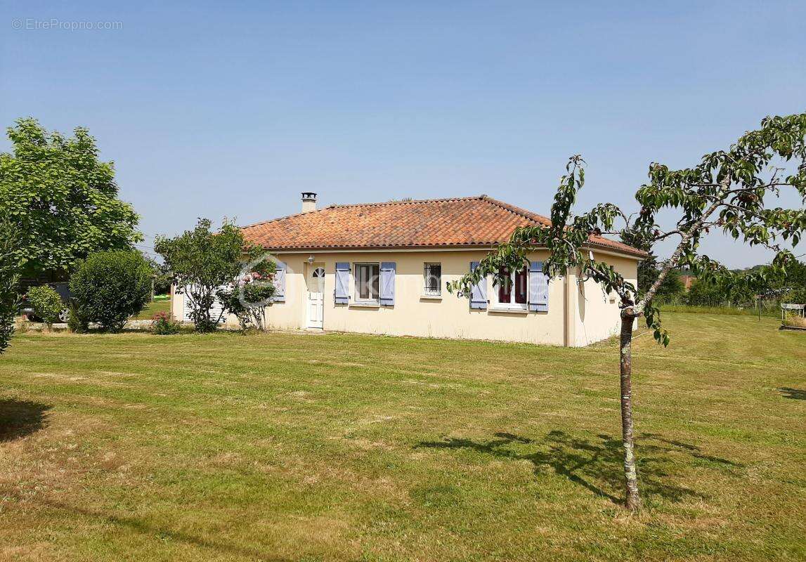 Maison à SAINT-LAURENT-SUR-GORRE