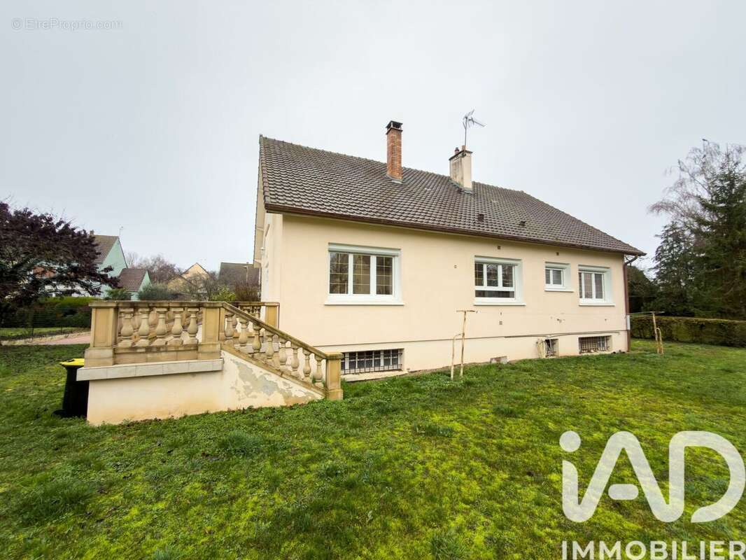 Maison 214 m² à Villeseneux  - photo 5