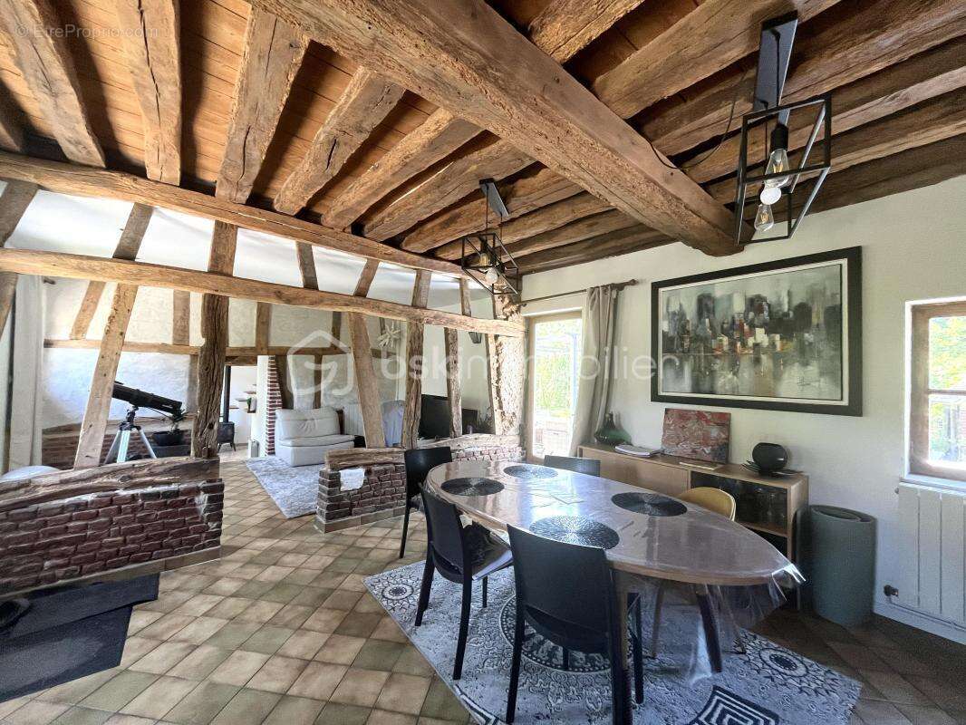 Maison à SAINT-PIERRE-DES-FLEURS