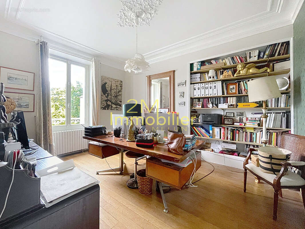 Maison Melun GARE 13 pièce(s) 300 m2 + Dépendance - photo 9
