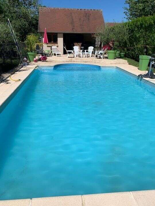 Maison à CHATENAY-SUR-SEINE
