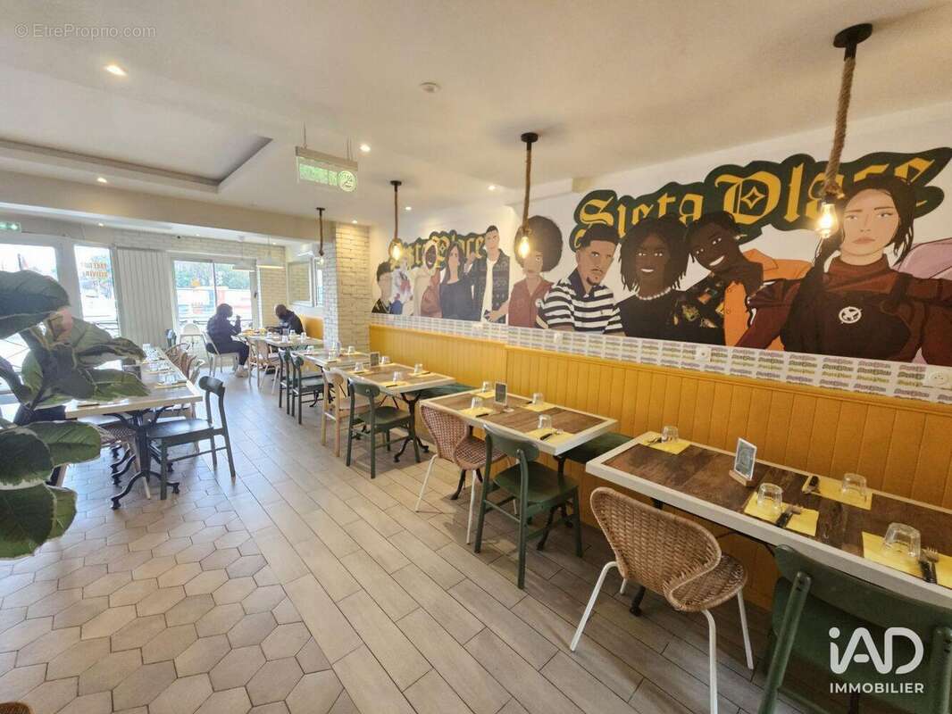 Photo 3 - Commerce à LES PAVILLONS-SOUS-BOIS