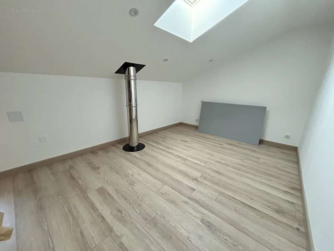 Maison à LA CHAPELLE-SAINT-LAURENT