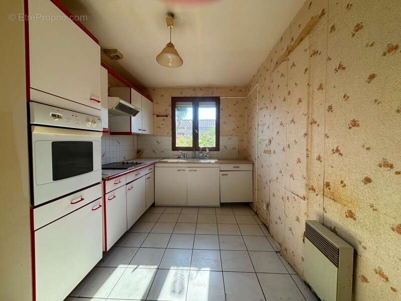 Maison à rénover à vendre 3 pièces LA CRAU (83). LOTISSEMENT LES ARQUETS - photo 4