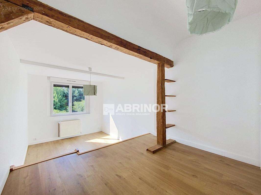 LINSELLES: Maison flamande de 130m2, 3 chambres, cave, jardin de 400m2 SUD et son garage de 61m2 - photo 9