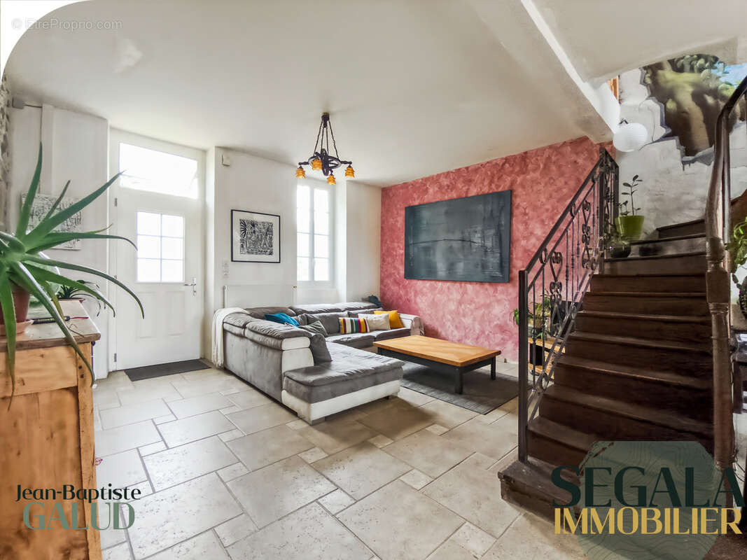 Maison à SAINTE-GEMME