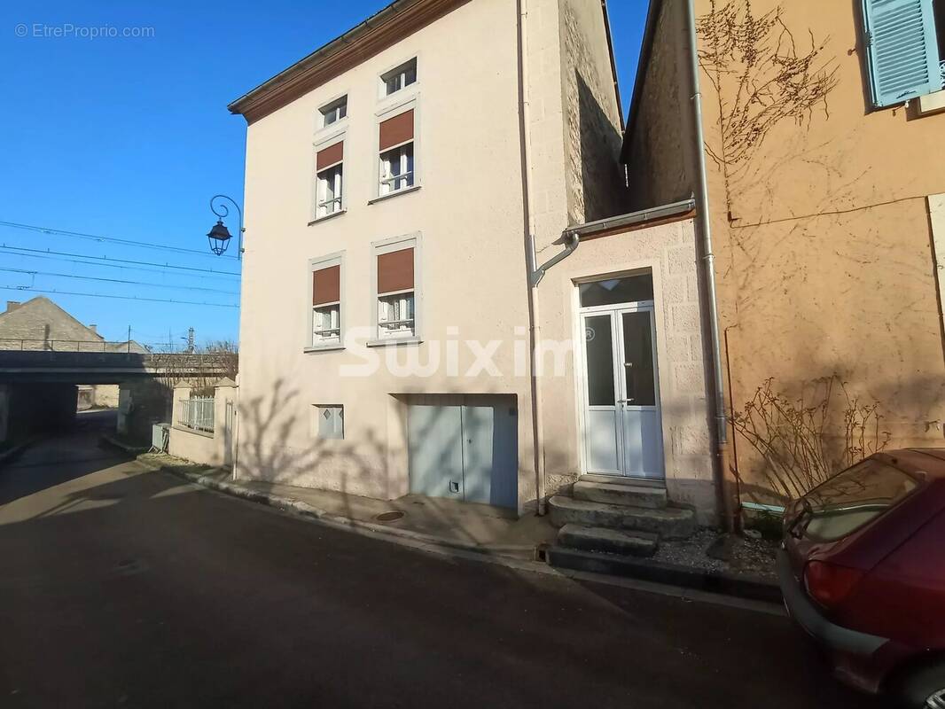 Appartement à AISY-SUR-ARMANCON