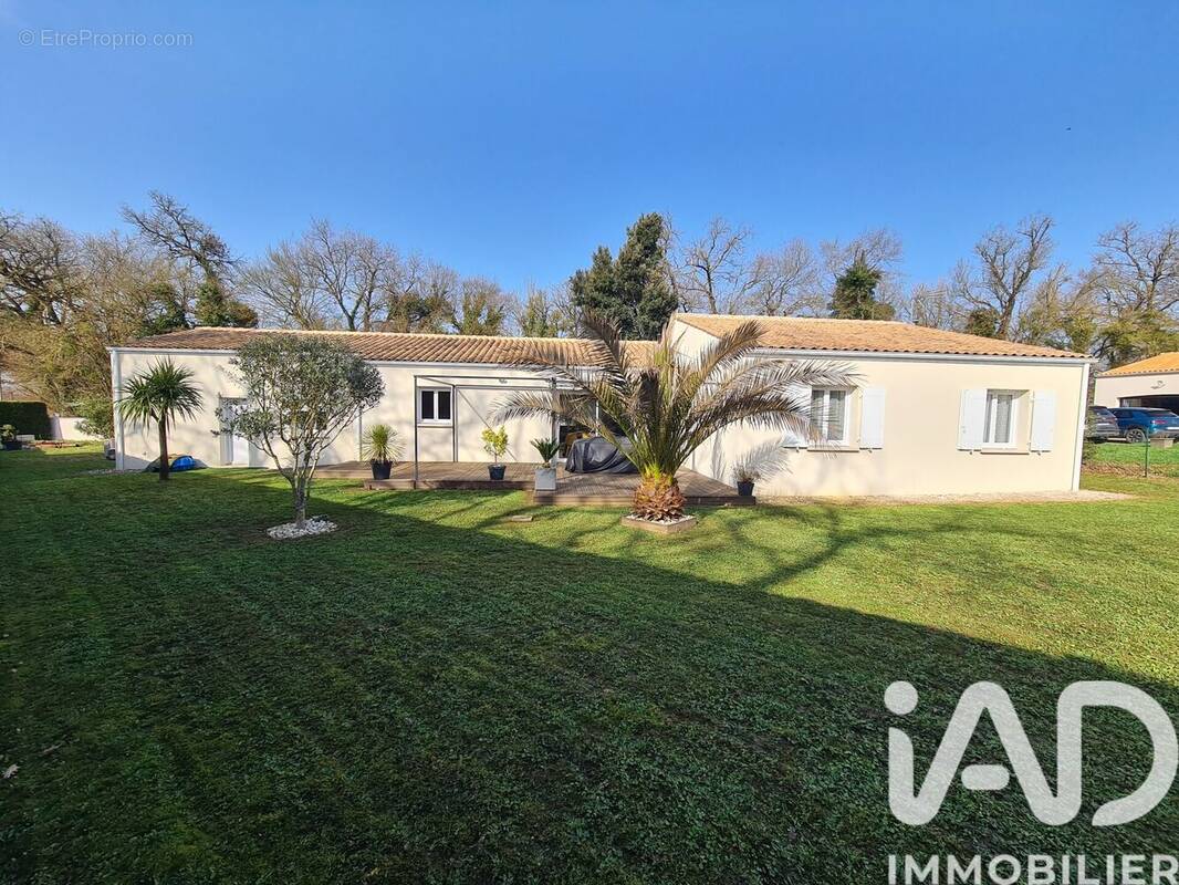 Photo 1 - Maison à SAINT-PORCHAIRE