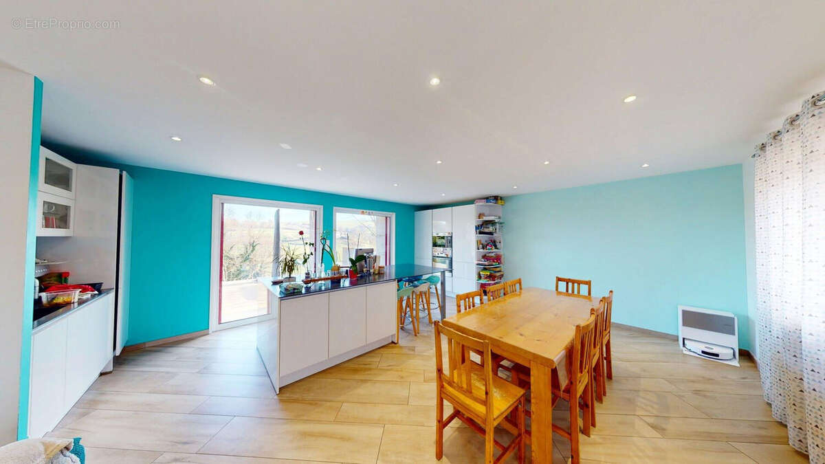 Maison à SAINT-SYMPHORIEN-SUR-COISE