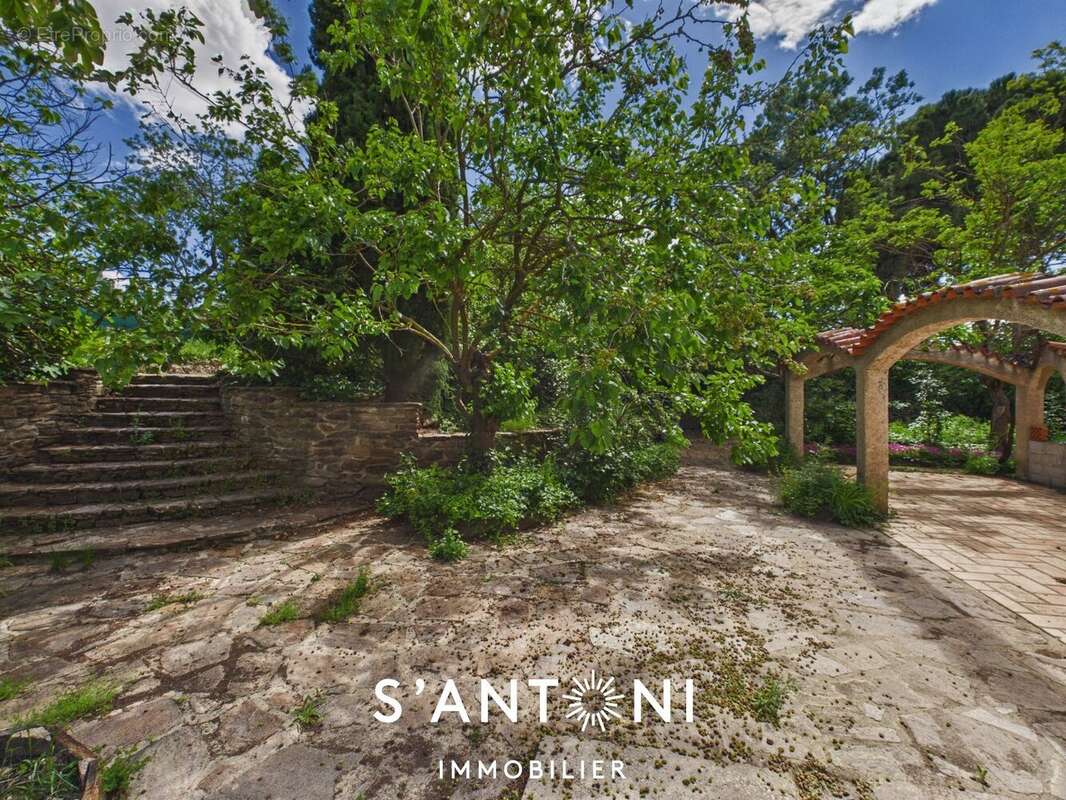 MARAUSSAN  Villa familiale de 155 m² sur une magnifique parcelle arborée de 1 300 m² avec piscine et grand garage - photo 11