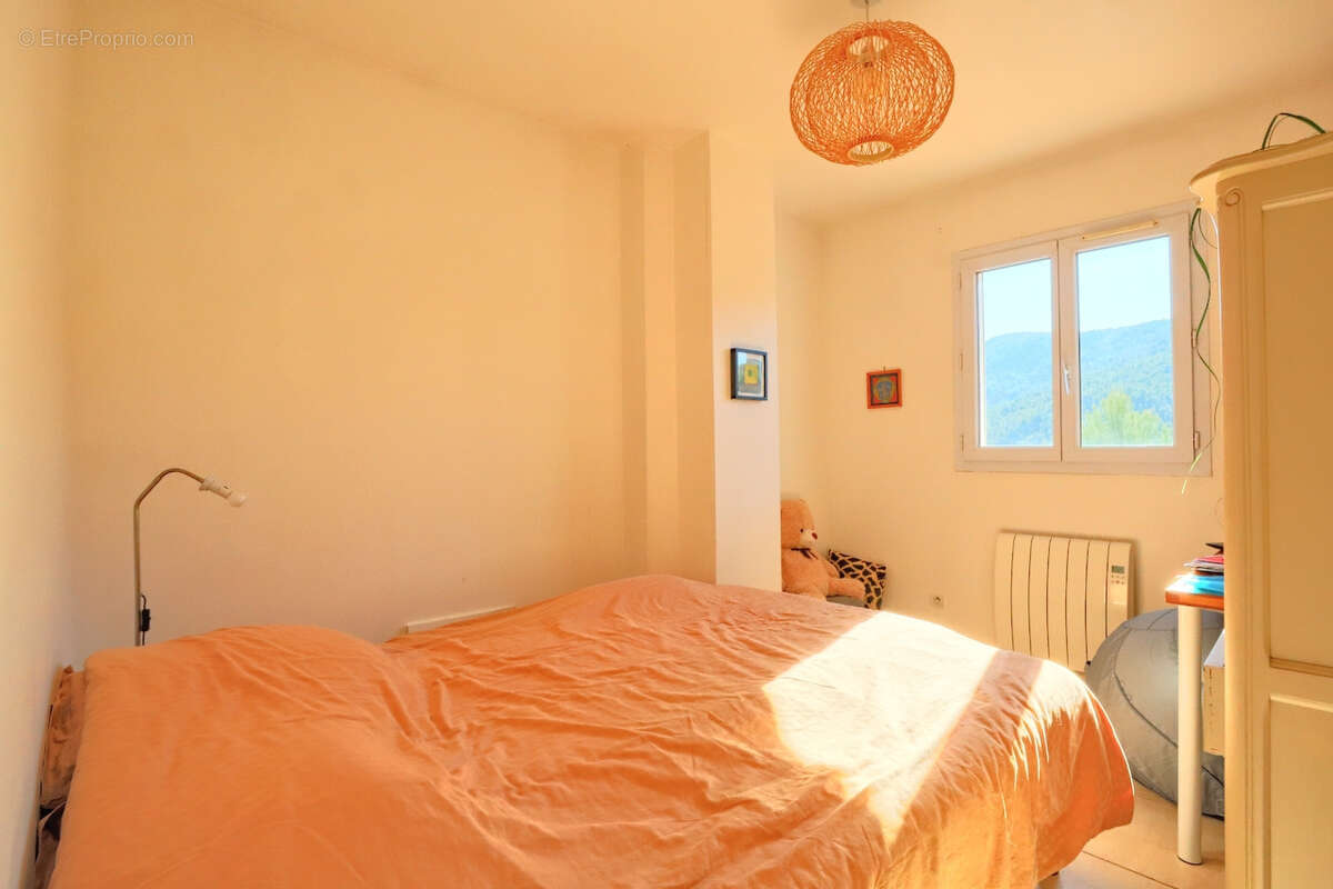 Maison à SOLLIES-TOUCAS