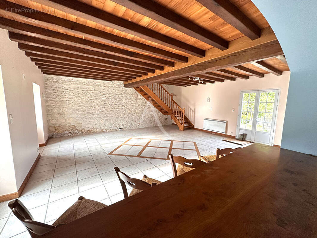 Maison à SAINT-CESAIRE