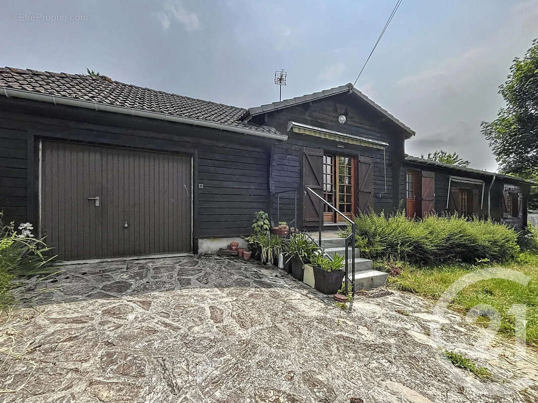 Maison à THORIGNY-SUR-OREUSE