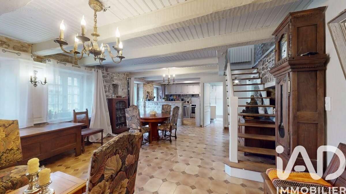 Photo 8 - Maison à LOCRONAN