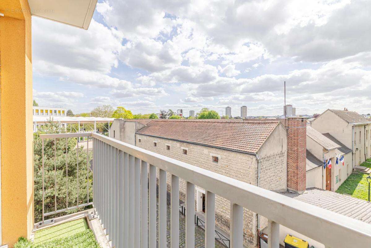 Appartement à LE BLANC-MESNIL