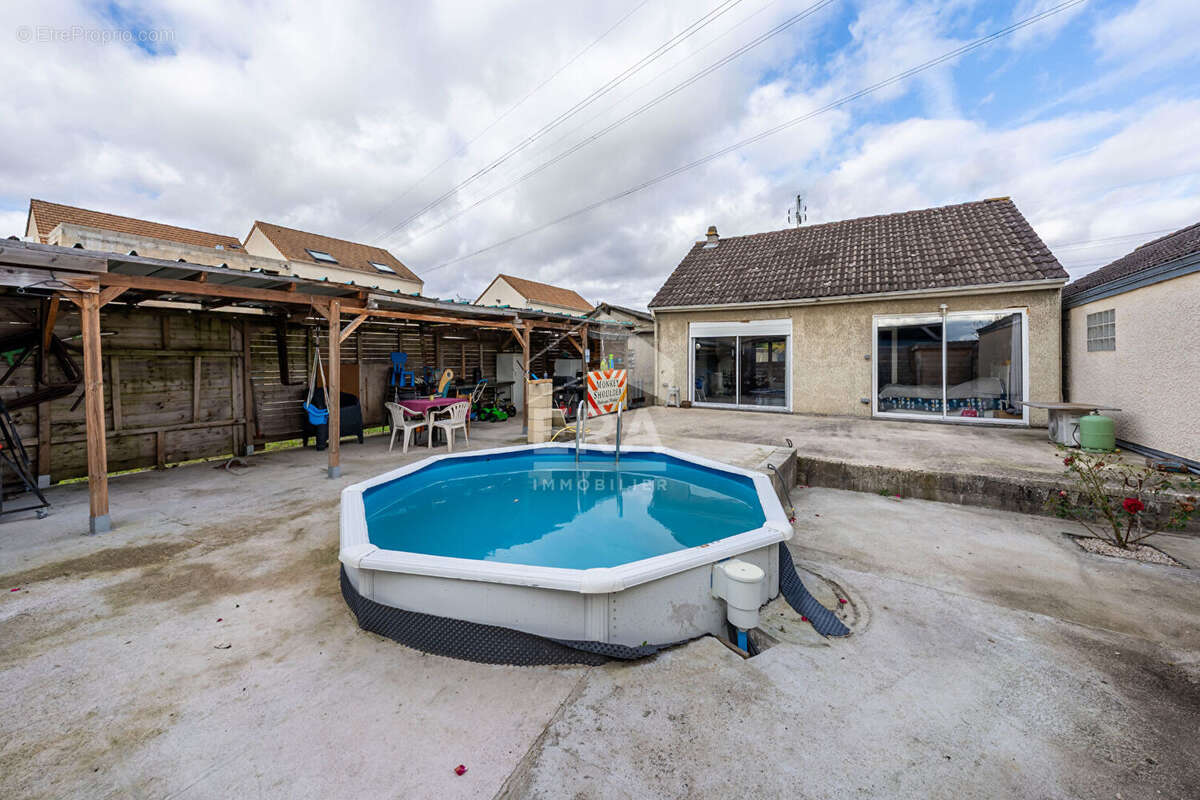 Maison à SAINT-GERMAIN-LES-ARPAJON