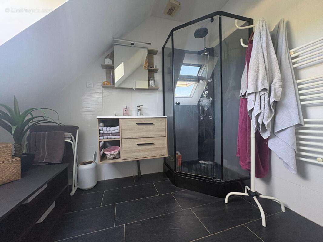 Maison située en bourg, à proximité d'Angers - photo 15