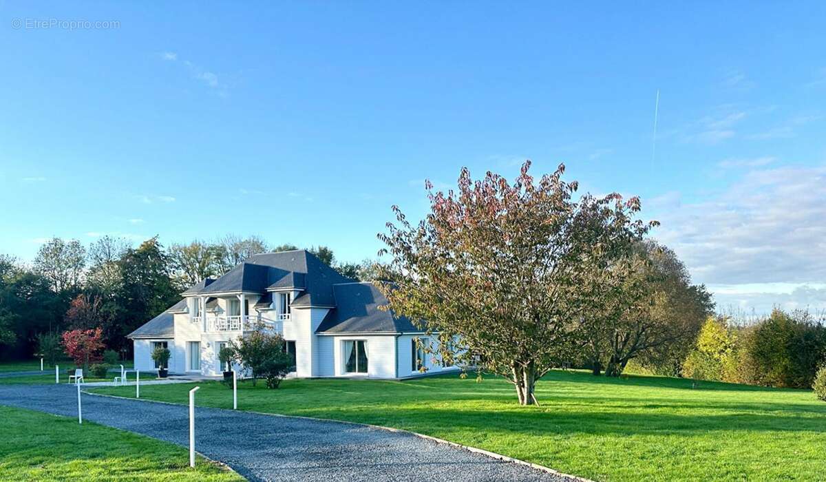 Maison à PONT-L&#039;EVEQUE