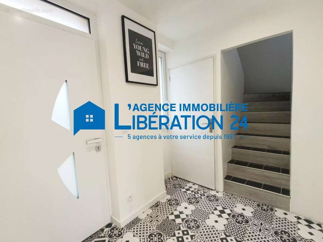 Maison à SAINT-JEAN-BONNEFONDS