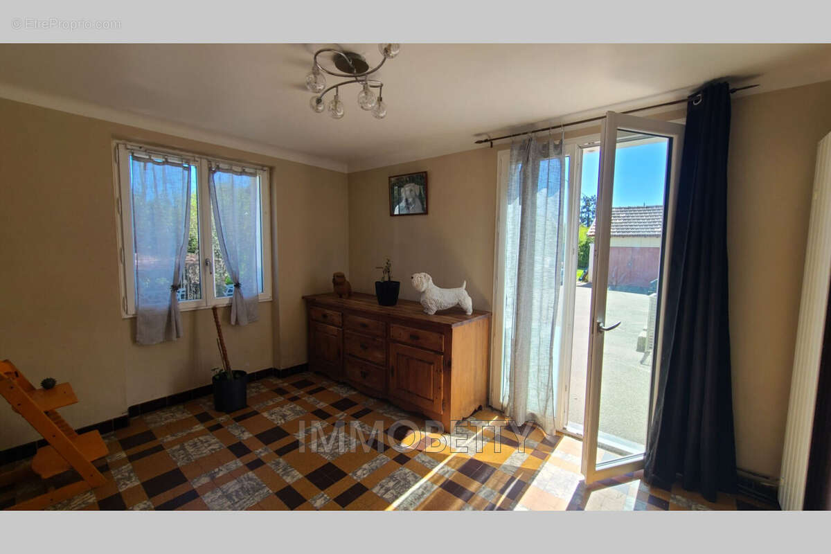 Maison à NAVAILLES-ANGOS