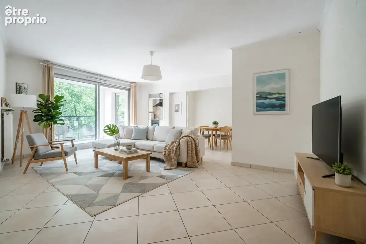 T4 de 100m2, trois chambres, au cœur du point du jour. - photo 2