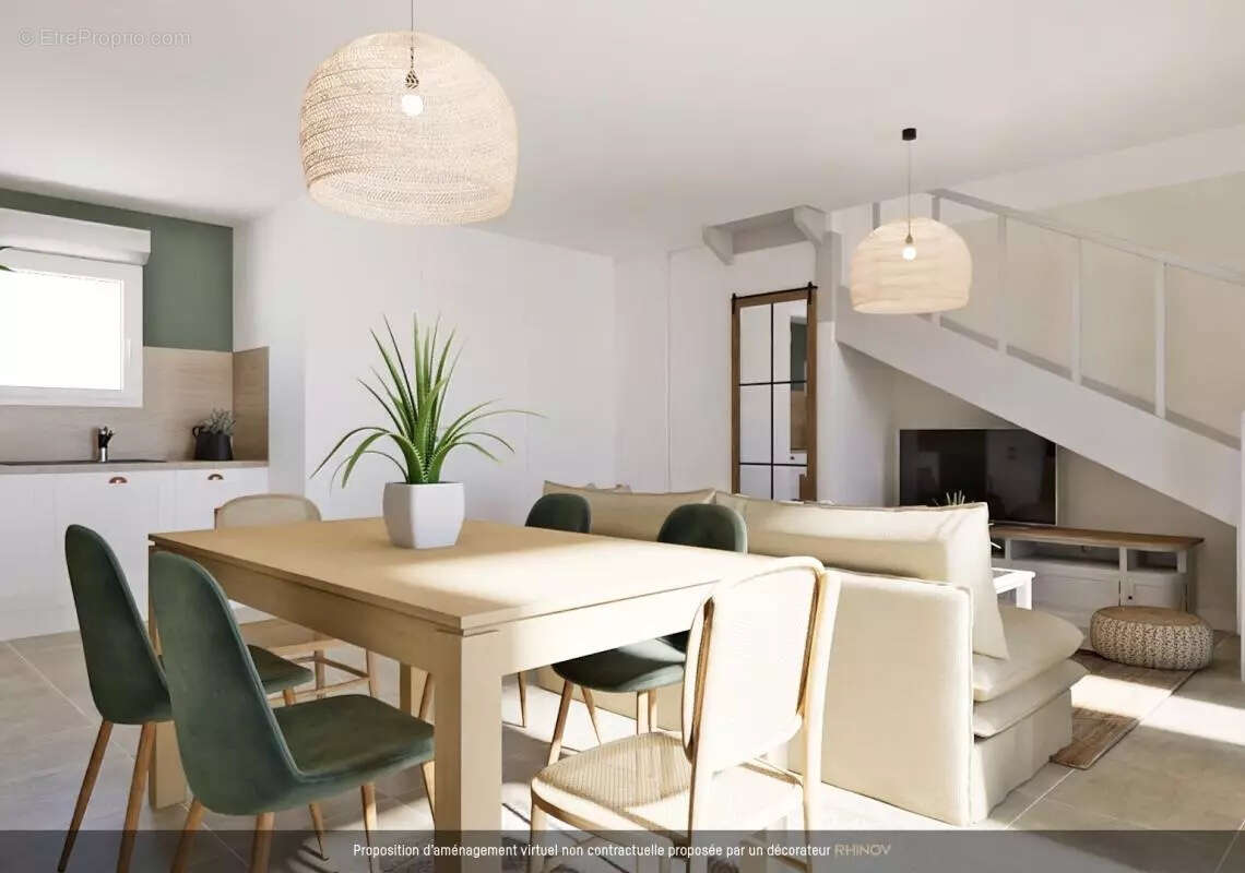 Maison à SAINT-CLEMENT-DE-RIVIERE